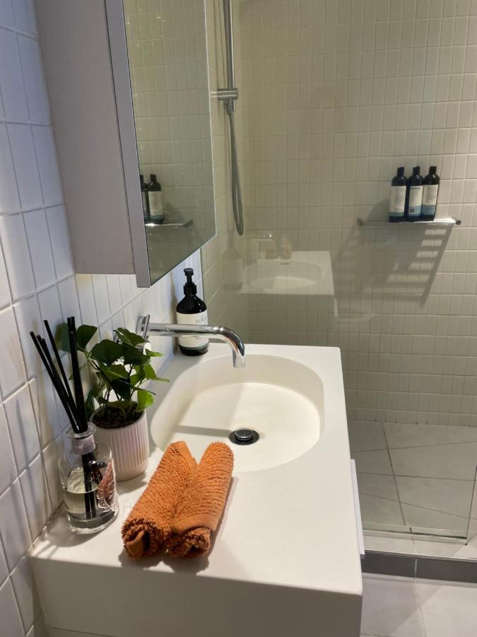Cozy 1 Bed Apt & Spa,Free Parking ,Phenomena Views Melbourne Luaran gambar